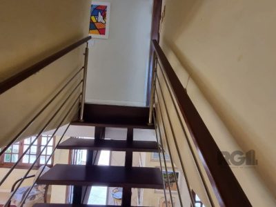 Casa à venda com 228m², 5 quartos, 1 suíte, 3 vagas no bairro Partenon em Porto Alegre - Foto 31