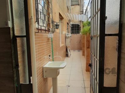 Apartamento à venda com 103m², 3 quartos, 1 vaga no bairro Floresta em Porto Alegre - Foto 6