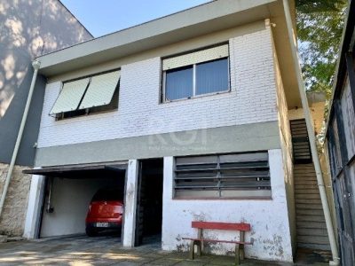 Casa à venda com 200m², 3 quartos, 1 suíte, 1 vaga no bairro Jardim do Salso em Porto Alegre - Foto 4