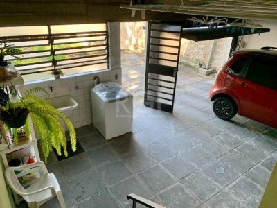 Casa à venda com 200m², 3 quartos, 1 suíte, 1 vaga no bairro Jardim do Salso em Porto Alegre - Foto 16