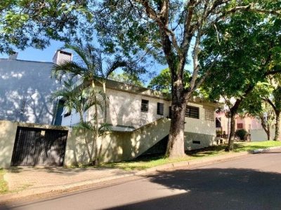 Casa à venda com 200m², 3 quartos, 1 suíte, 1 vaga no bairro Jardim do Salso em Porto Alegre - Foto 2