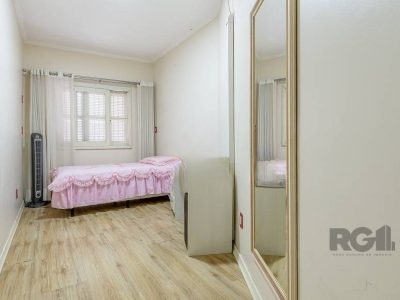 Casa à venda com 360m², 3 quartos, 1 suíte, 3 vagas no bairro Jardim Itu em Porto Alegre - Foto 10