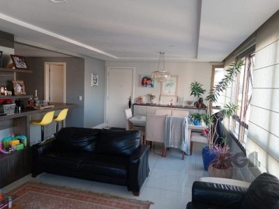 Apartamento à venda com 103m², 3 quartos, 1 suíte, 2 vagas no bairro Menino Deus em Porto Alegre - Foto 3