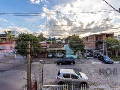 Casa à venda com 138m², 4 quartos, 1 suíte, 3 vagas no bairro Santo Antônio em Porto Alegre - Foto 39