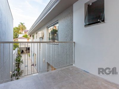 Casa à venda com 138m², 4 quartos, 1 suíte, 3 vagas no bairro Santo Antônio em Porto Alegre - Foto 41