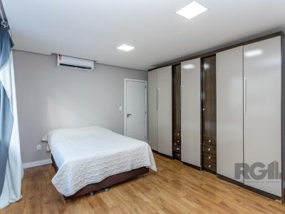 Casa à venda com 138m², 4 quartos, 1 suíte, 3 vagas no bairro Santo Antônio em Porto Alegre - Foto 44