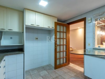 Casa Condominio à venda com 215m², 4 quartos, 1 suíte, 2 vagas no bairro Tristeza em Porto Alegre - Foto 16