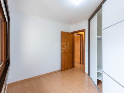 Casa Condominio à venda com 215m², 4 quartos, 1 suíte, 2 vagas no bairro Tristeza em Porto Alegre - Foto 41