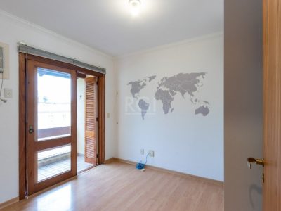 Casa Condominio à venda com 215m², 4 quartos, 1 suíte, 2 vagas no bairro Tristeza em Porto Alegre - Foto 42