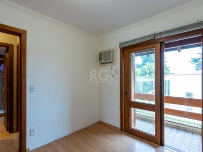 Casa Condominio à venda com 215m², 4 quartos, 1 suíte, 2 vagas no bairro Tristeza em Porto Alegre - Foto 43