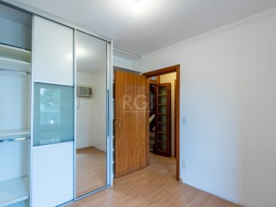 Casa Condominio à venda com 215m², 4 quartos, 1 suíte, 2 vagas no bairro Tristeza em Porto Alegre - Foto 47