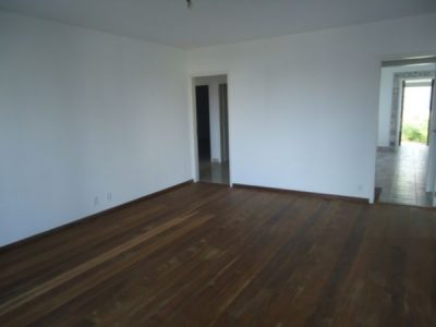 Casa à venda com 350m², 4 quartos, 1 suíte, 4 vagas no bairro Chácara das Pedras em Porto Alegre - Foto 15