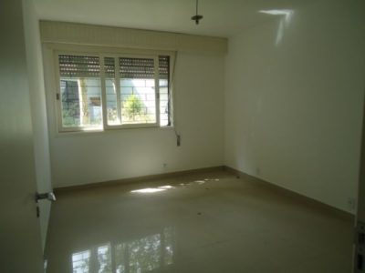 Casa à venda com 350m², 4 quartos, 1 suíte, 4 vagas no bairro Chácara das Pedras em Porto Alegre - Foto 28