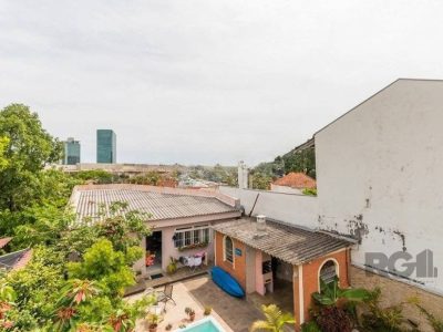 Casa à venda com 300m², 3 quartos, 1 suíte, 5 vagas no bairro Cristal em Porto Alegre - Foto 26