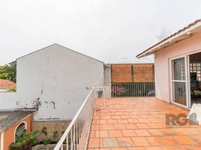 Casa à venda com 300m², 3 quartos, 1 suíte, 5 vagas no bairro Cristal em Porto Alegre - Foto 27