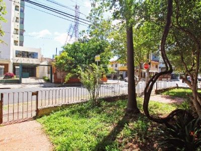 Casa à venda com 450m², 4 quartos, 1 suíte, 6 vagas no bairro Boa Vista em Porto Alegre - Foto 2