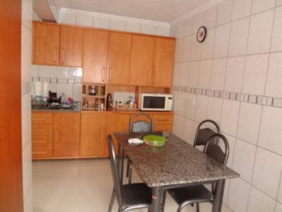 Casa à venda com 330m², 4 quartos, 1 suíte, 3 vagas no bairro Santana em Porto Alegre - Foto 3