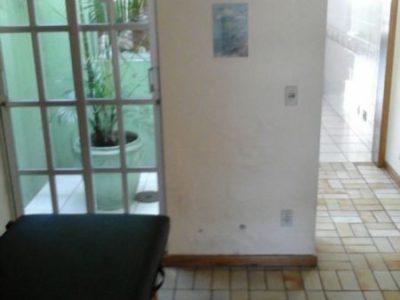 Casa à venda com 92m², 2 quartos, 1 suíte, 1 vaga no bairro Santana em Porto Alegre - Foto 9