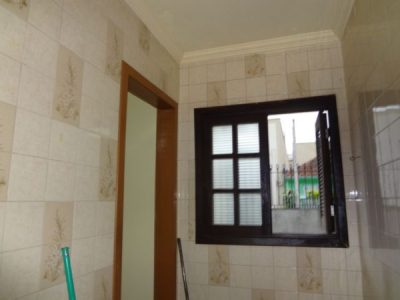 Casa à venda com 190m², 3 quartos, 1 suíte, 1 vaga no bairro Partenon em Porto Alegre - Foto 28