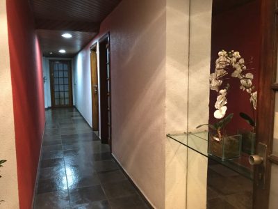 Apartamento à venda com 56m², 2 quartos, 1 vaga no bairro Jardim Botânico em Porto Alegre - Foto 2