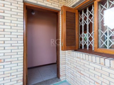 Casa à venda com 203m², 2 quartos, 1 vaga no bairro Ipanema em Porto Alegre - Foto 4