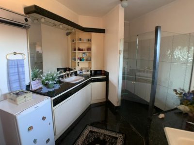 Casa à venda com 270m², 4 quartos, 1 suíte, 5 vagas no bairro Ipanema em Porto Alegre - Foto 17