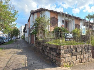 Casa à venda com 369m² no bairro Chácara das Pedras em Porto Alegre - Foto 2