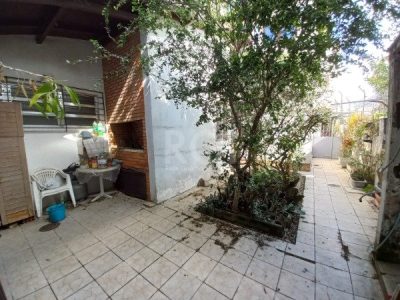 Casa à venda com 369m² no bairro Chácara das Pedras em Porto Alegre - Foto 6