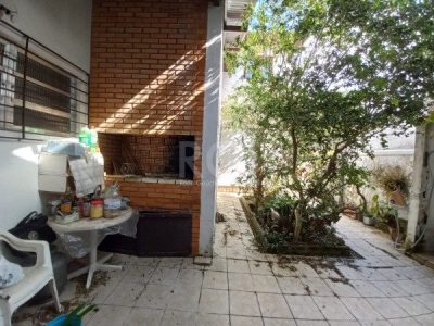 Casa à venda com 369m² no bairro Chácara das Pedras em Porto Alegre - Foto 12