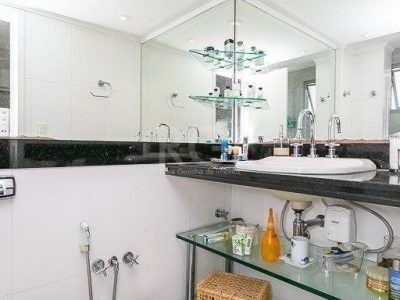 Apartamento à venda com 110m², 3 quartos, 2 suítes, 1 vaga no bairro Petrópolis em Porto Alegre - Foto 9