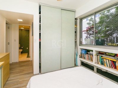 Apartamento à venda com 110m², 3 quartos, 2 suítes, 1 vaga no bairro Petrópolis em Porto Alegre - Foto 15