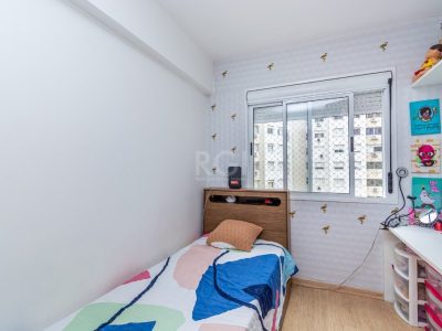 Apartamento à venda com 65m², 3 quartos, 1 suíte, 1 vaga no bairro Vila Ipiranga em Porto Alegre - Foto 11