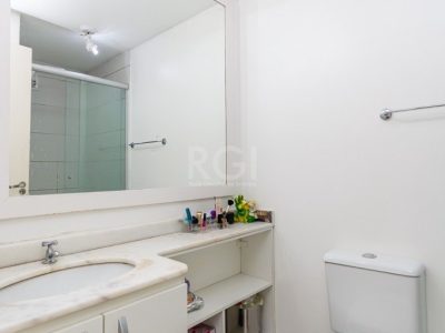 Apartamento à venda com 65m², 3 quartos, 1 suíte, 1 vaga no bairro Vila Ipiranga em Porto Alegre - Foto 16