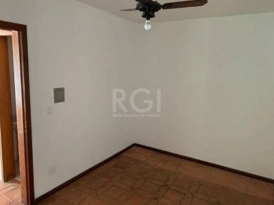 Casa à venda com 183m², 3 quartos, 1 suíte, 3 vagas no bairro Jardim Botânico em Porto Alegre - Foto 5