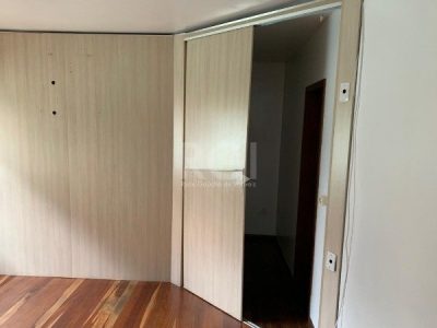 Casa à venda com 183m², 3 quartos, 1 suíte, 3 vagas no bairro Jardim Botânico em Porto Alegre - Foto 4