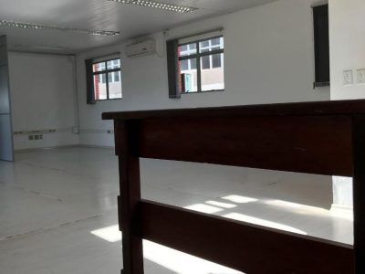 Pavilhão à venda com 1.650m² no bairro Anchieta em Porto Alegre - Foto 12