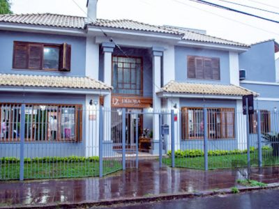 Casa à venda com 200m², 4 quartos, 2 suítes, 4 vagas no bairro Santana em Porto Alegre - Foto 18