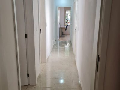 Casa à venda com 188m², 3 quartos, 1 suíte, 3 vagas no bairro Jardim Itu em Porto Alegre - Foto 17