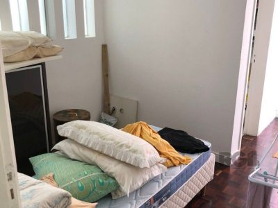 Casa à venda com 230m², 5 quartos, 2 suítes, 5 vagas no bairro Ipanema em Porto Alegre - Foto 9