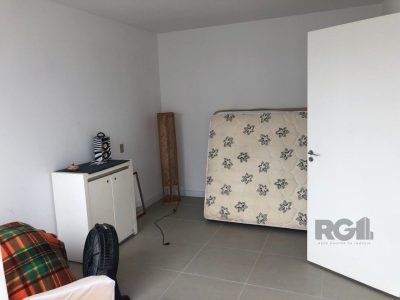 Casa à venda com 230m², 5 quartos, 2 suítes, 5 vagas no bairro Ipanema em Porto Alegre - Foto 11