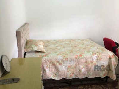 Casa à venda com 230m², 5 quartos, 2 suítes, 5 vagas no bairro Ipanema em Porto Alegre - Foto 13