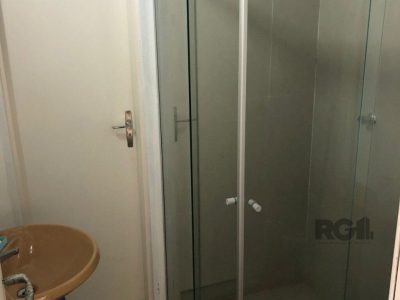 Casa à venda com 230m², 5 quartos, 2 suítes, 5 vagas no bairro Ipanema em Porto Alegre - Foto 22