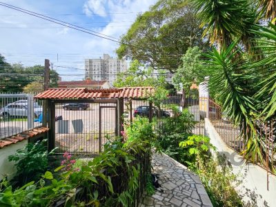 Casa à venda com 210m², 3 quartos, 1 suíte, 2 vagas no bairro Tristeza em Porto Alegre - Foto 26