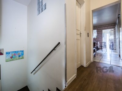 Casa à venda com 210m², 3 quartos, 1 suíte, 2 vagas no bairro Tristeza em Porto Alegre - Foto 10