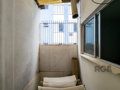 Casa à venda com 210m², 3 quartos, 1 suíte, 2 vagas no bairro Tristeza em Porto Alegre - Foto 15