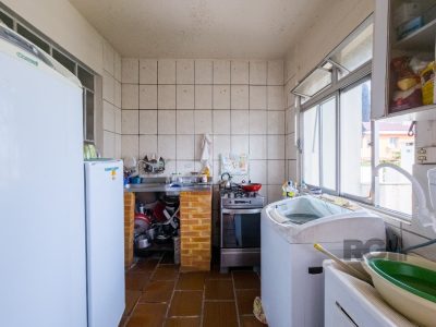 Casa à venda com 210m², 3 quartos, 1 suíte, 2 vagas no bairro Tristeza em Porto Alegre - Foto 16