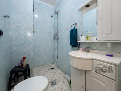 Casa à venda com 210m², 3 quartos, 1 suíte, 2 vagas no bairro Tristeza em Porto Alegre - Foto 19