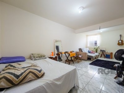 Casa à venda com 210m², 3 quartos, 1 suíte, 2 vagas no bairro Tristeza em Porto Alegre - Foto 21