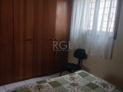 Casa à venda com 230m², 4 quartos, 1 suíte, 2 vagas no bairro Jardim Itu em Porto Alegre - Foto 9