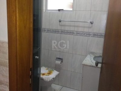 Casa à venda com 230m², 4 quartos, 1 suíte, 2 vagas no bairro Jardim Itu em Porto Alegre - Foto 10